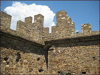 Август 2009 г., Крым   Генуэзская крепость в городе Судаке (Крым, Украина)