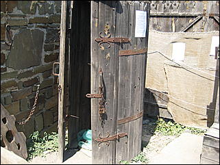 Август 2009 г., Крым   Генуэзская крепость в городе Судаке (Крым, Украина)