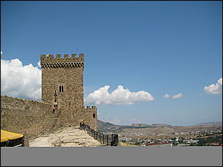 Август 2009 г., Крым   Генуэзская крепость в городе Судаке (Крым, Украина)