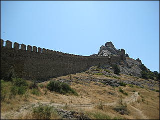 Август 2009 г., Крым   Генуэзская крепость в городе Судаке (Крым, Украина)