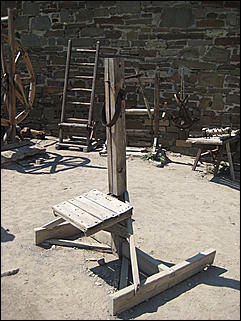 Август 2009 г., Крым   Генуэзская крепость в городе Судаке (Крым, Украина)