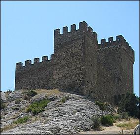 Август 2009 г., Крым   Генуэзская крепость в городе Судаке (Крым, Украина)