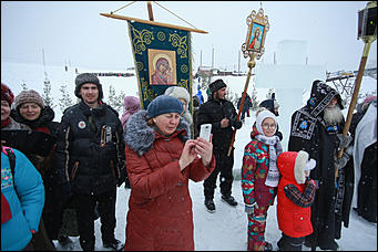 19 января 2020 г., Барнаул. Екатерина Смолихина   Боятся, но купаются. Как в Барнауле прошло Крещение Господне