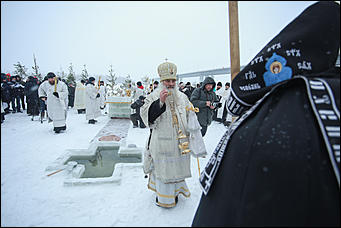 19 января 2020 г., Барнаул. Екатерина Смолихина   Боятся, но купаются. Как в Барнауле прошло Крещение Господне