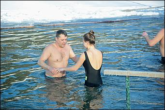 20 января 2021 г., Барнаул   "Вытаскивай меня, я уже все". Как в Барнауле прошел праздник Крещения