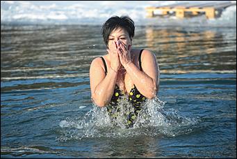 20 января 2021 г., Барнаул   "Вытаскивай меня, я уже все". Как в Барнауле прошел праздник Крещения