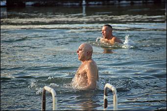 20 января 2021 г., Барнаул   "Вытаскивай меня, я уже все". Как в Барнауле прошел праздник Крещения