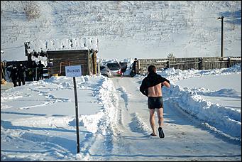 20 января 2021 г., Барнаул   "Вытаскивай меня, я уже все". Как в Барнауле прошел праздник Крещения