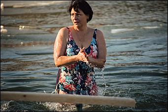 20 января 2021 г., Барнаул   "Вытаскивай меня, я уже все". Как в Барнауле прошел праздник Крещения