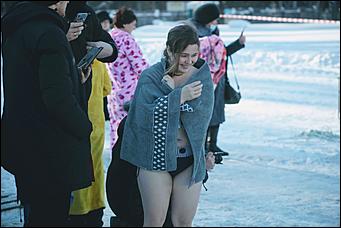 20 января 2021 г., Барнаул   "Вытаскивай меня, я уже все". Как в Барнауле прошел праздник Крещения