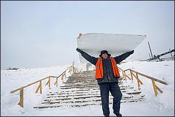 17 январь 2017 г., Барнаул © Амител Вячеслав Мельников   Как возводят купели для тех, кто будет окунаться в прорубь