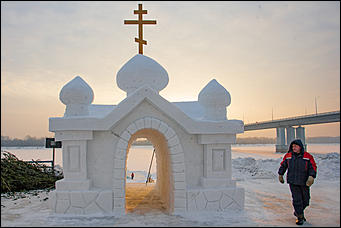 17 январь 2017 г., Барнаул © Амител Вячеслав Мельников   Как возводят купели для тех, кто будет окунаться в прорубь