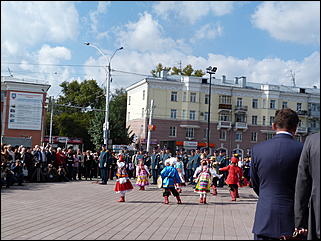 14 сентябрь 2012 г., Барнаул   Открытие памятника «Переселенцам на Алтай от благодарных потомков»
