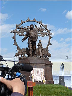 14 сентябрь 2012 г., Барнаул   Открытие памятника «Переселенцам на Алтай от благодарных потомков»
