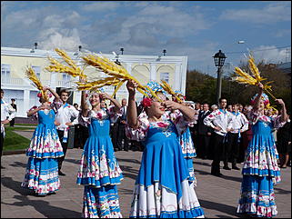 14 сентябрь 2012 г., Барнаул   Открытие памятника «Переселенцам на Алтай от благодарных потомков»
