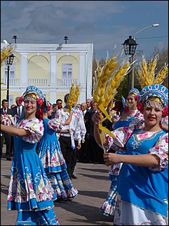 14 сентябрь 2012 г., Барнаул   Открытие памятника «Переселенцам на Алтай от благодарных потомков»
