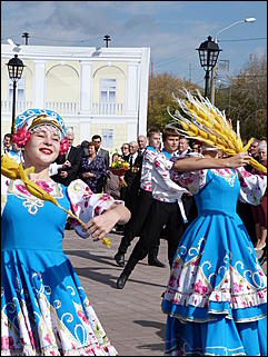 14 сентябрь 2012 г., Барнаул   Открытие памятника «Переселенцам на Алтай от благодарных потомков»
