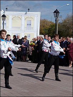 14 сентябрь 2012 г., Барнаул   Открытие памятника «Переселенцам на Алтай от благодарных потомков»
