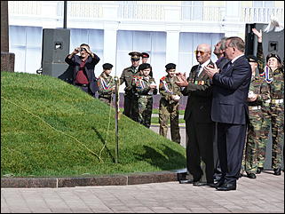 14 сентябрь 2012 г., Барнаул   Открытие памятника «Переселенцам на Алтай от благодарных потомков»
