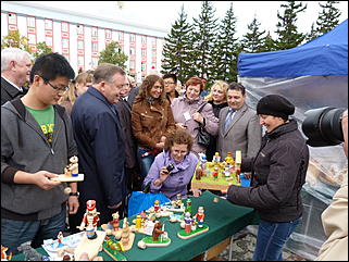 14 сентябрь 2012 г., Барнаул   Открытие памятника «Переселенцам на Алтай от благодарных потомков»
