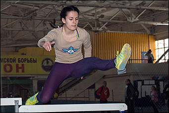 5 январь 2016 г., Барнаул   Сильнейшие легкоатлеты края борются за "Рождественский кубок" в Барнауле