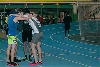 5 январь 2016 г., Барнаул   Сильнейшие легкоатлеты края борются за "Рождественский кубок" в Барнауле