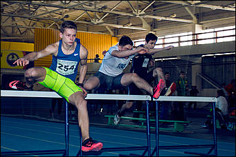 5 январь 2016 г., Барнаул   Сильнейшие легкоатлеты края борются за "Рождественский кубок" в Барнауле