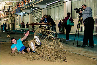 5 январь 2016 г., Барнаул   Сильнейшие легкоатлеты края борются за "Рождественский кубок" в Барнауле