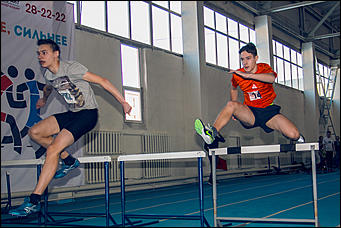 5 январь 2016 г., Барнаул   Сильнейшие легкоатлеты края борются за "Рождественский кубок" в Барнауле