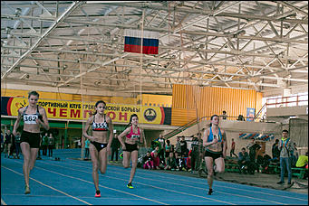 5 январь 2016 г., Барнаул   Сильнейшие легкоатлеты края борются за "Рождественский кубок" в Барнауле