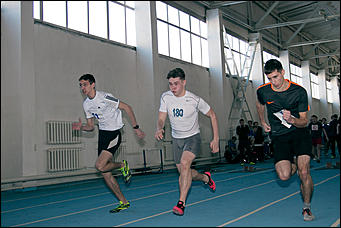 5 январь 2016 г., Барнаул   Сильнейшие легкоатлеты края борются за "Рождественский кубок" в Барнауле