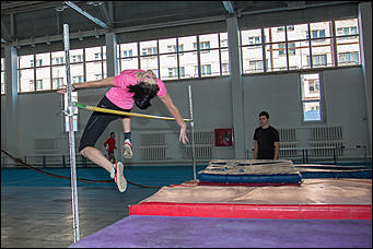 5 январь 2016 г., Барнаул   Сильнейшие легкоатлеты края борются за "Рождественский кубок" в Барнауле