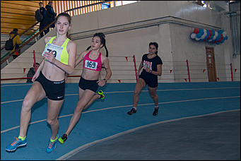 5 январь 2016 г., Барнаул   Сильнейшие легкоатлеты края борются за "Рождественский кубок" в Барнауле