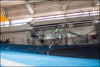 5 январь 2016 г., Барнаул   Сильнейшие легкоатлеты края борются за "Рождественский кубок" в Барнауле