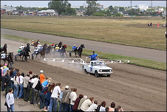 19 августа 2007г., Барнаул   Конно-спортивные состязания на "Кубок губернатора" (фото Кристины Красниковой)