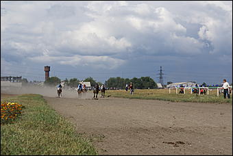 19 августа 2007г., Барнаул   Конно-спортивные состязания на "Кубок губернатора" (фото Кристины Красниковой)