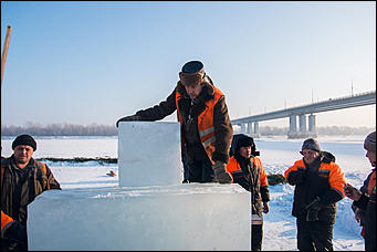 15 января 2016 г. Барнаул © Амител. Вячеслав Мельников   Как проходит строительство купели на реке Обь