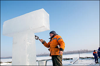 15 января 2016 г. Барнаул © Амител. Вячеслав Мельников   Как проходит строительство купели на реке Обь