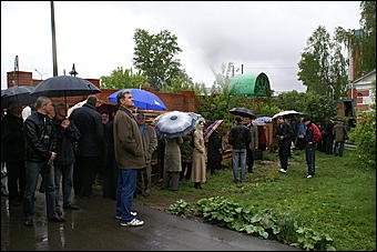 23 мая 2009 г., Барнаул   Установка позолоченного купола на Знаменском храме в Барнауле