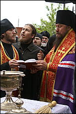 23 мая 2009 г., Барнаул   Установка позолоченного купола на Знаменском храме в Барнауле