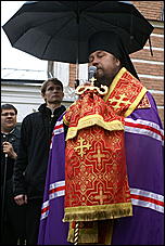 23 мая 2009 г., Барнаул   Установка позолоченного купола на Знаменском храме в Барнауле