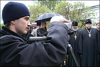 23 мая 2009 г., Барнаул   Установка позолоченного купола на Знаменском храме в Барнауле