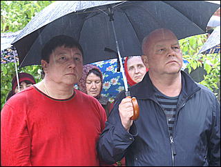 23 мая 2009 г., Барнаул   Установка позолоченного купола на Знаменском храме в Барнауле