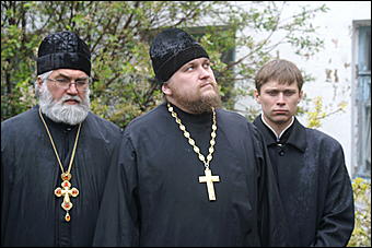 23 мая 2009 г., Барнаул   Установка позолоченного купола на Знаменском храме в Барнауле