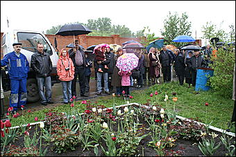 23 мая 2009 г., Барнаул   Установка позолоченного купола на Знаменском храме в Барнауле