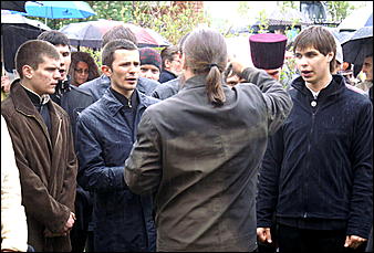 23 мая 2009 г., Барнаул   Установка позолоченного купола на Знаменском храме в Барнауле