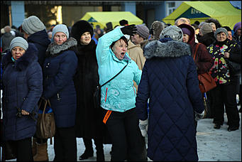 12 декабря 2017 г., Барнаул. Екатерина Смолихина   Как ЛДПР привезли в Барнауле "На-На" и ярмарку Жириновского 