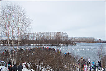 13 декабря 2015 г.,    Открытие зимнего туристического сезона в рамках праздника "Алтайская зимовка" прошла на озере Светлое в Советском районе
