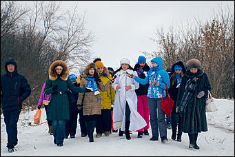 13 декабря 2015 г.,    Открытие зимнего туристического сезона в рамках праздника "Алтайская зимовка" прошла на озере Светлое в Советском районе