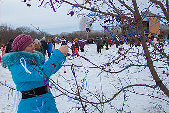 13 декабря 2015 г.,    Открытие зимнего туристического сезона в рамках праздника "Алтайская зимовка" прошла на озере Светлое в Советском районе